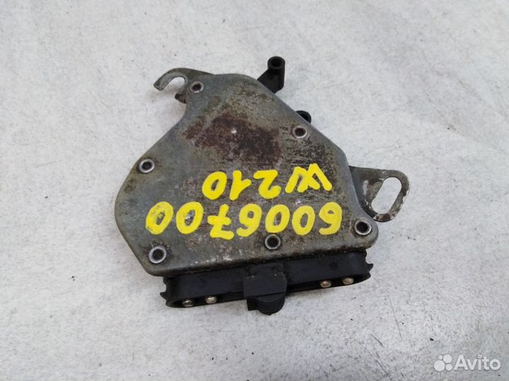 Датчик Мерседес W123 E