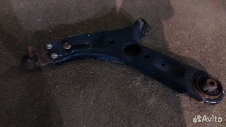 Рычаг подвески передний левый Hyundai i30