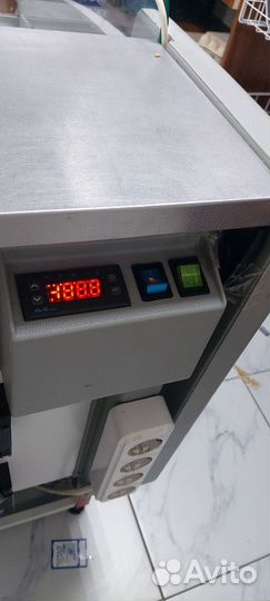 Холодильная витрина бу