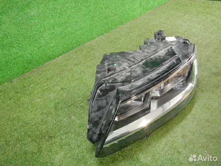 Фара левая Volkswagen Tiguan