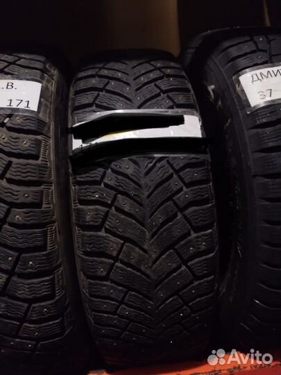 Michelin X-Ice North 4 SUV 215/6 R17