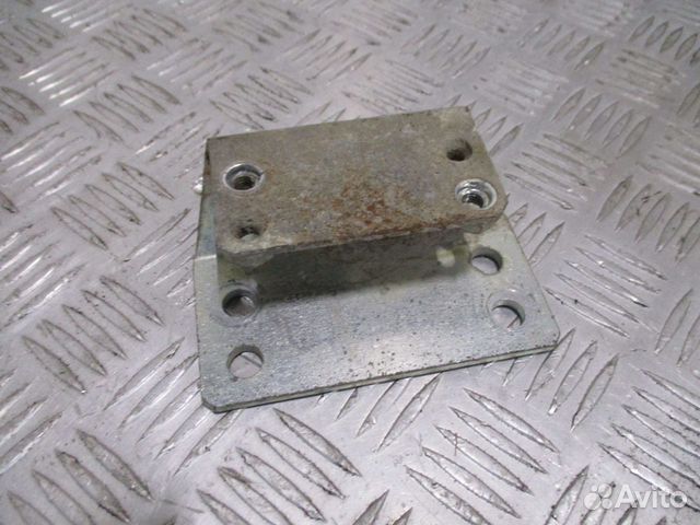 Кронштейн Iveco 500392312