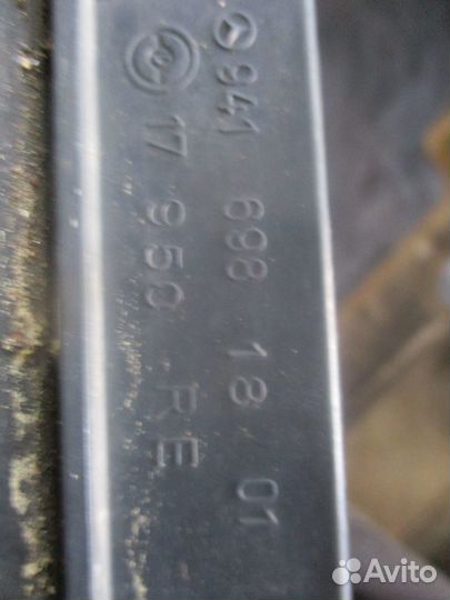 Молдинг водоотводящий правый Mercedes-Benz A941698