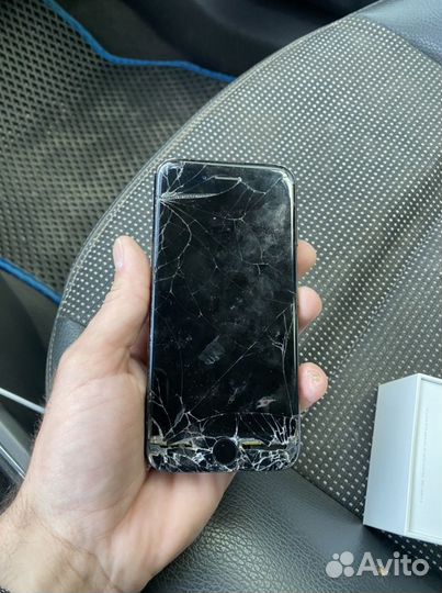 Телефон iPhone 7