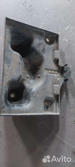 Подставка аккумулятора Nissan Skyline v35