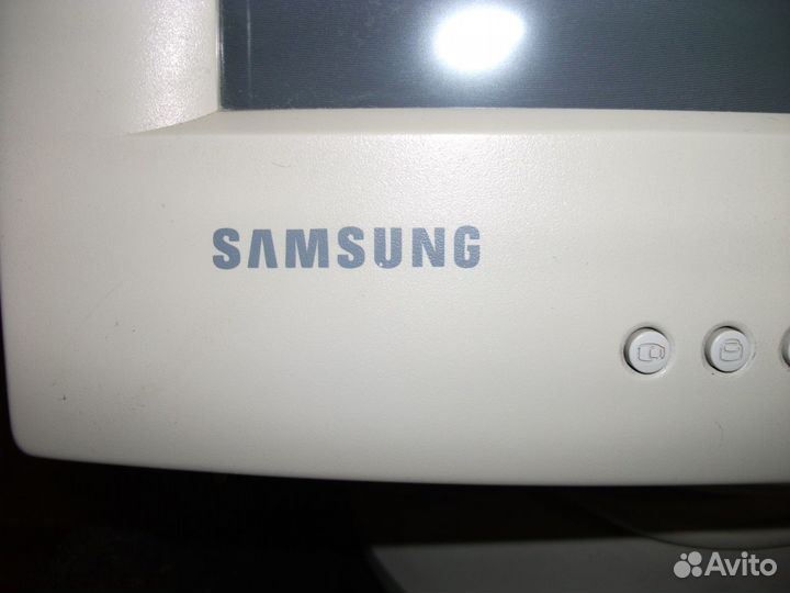Монитор samsung Sync Master 550s