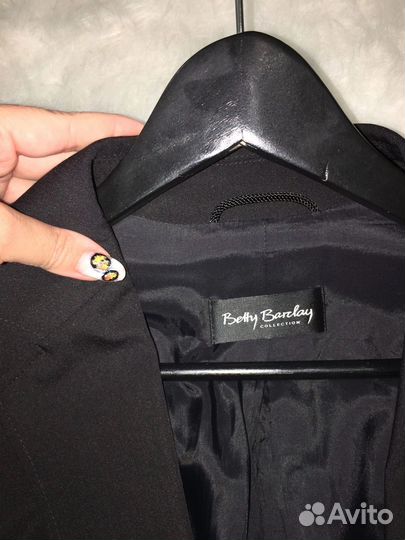 Пиджак 46 полный и юбка 44 м все Betty Barclay