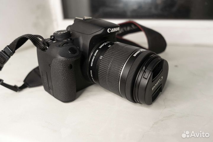 Canon EOS 700D Kit 18-55 IS