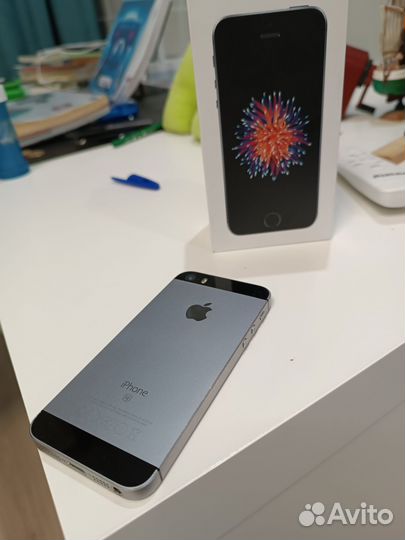 iPhone SE, 16 ГБ