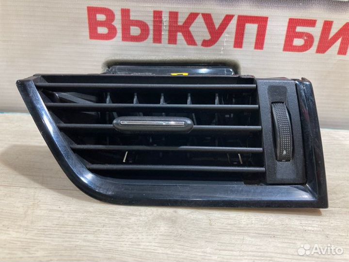 Дефлектор воздушный правый Skoda Octavia A7