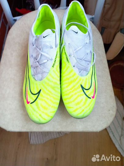 Футбольные бутсы nike phantom gx