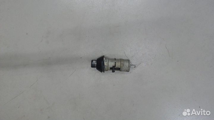 Кнопка крышки багажника Chevrolet Trailblazer, 200