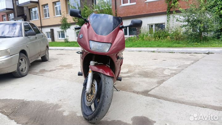 Suzuki RF400