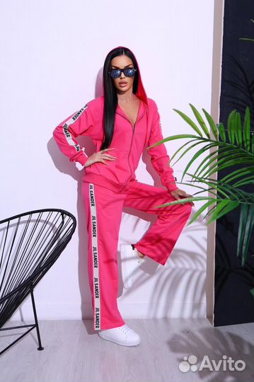 Костюм женский