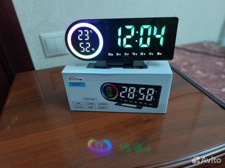 Часы настольные электронные от сети с будильником