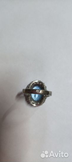 Серебряное кольцо с голубым топазом