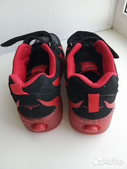 Кроссовки с роликами