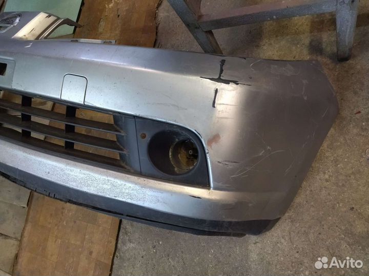 Передний бампер на Ниссан тиида