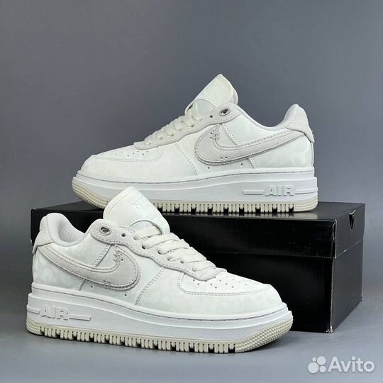 Кроссовки Nike Air Force Lux