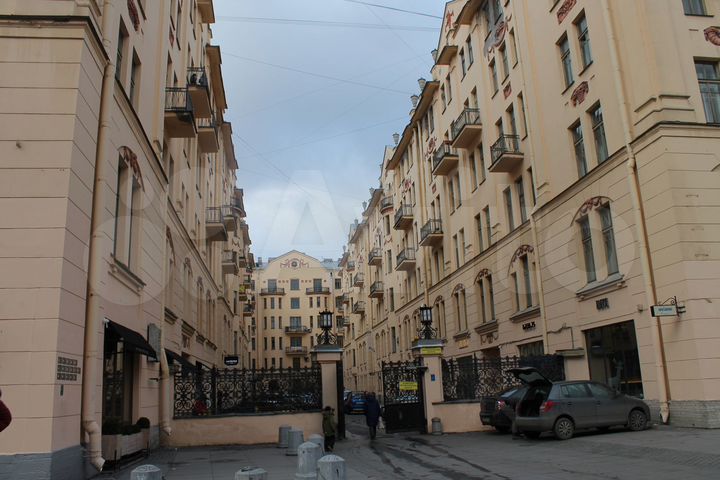 7-к. квартира, 203 м², 5/6 эт.