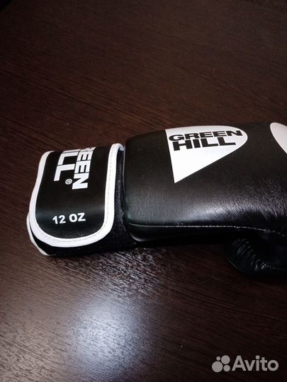 Боксерские перчатки 12 oz и 10oz