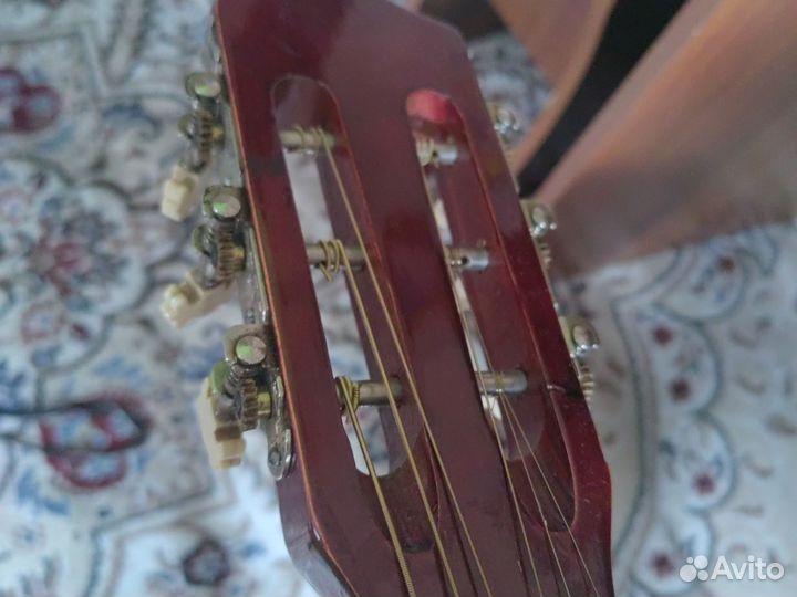 Акустическая гитара