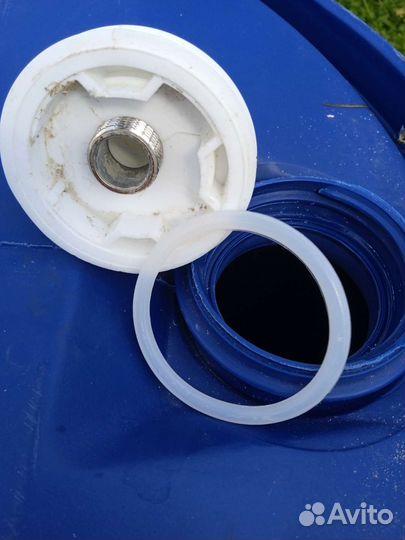 Бочка пластиковая бу 227л