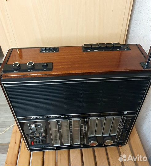 Радиоприемник СССР Ленинград 006 стерео