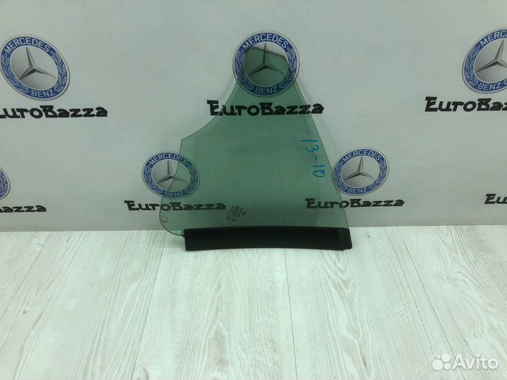 Заднее боковое стекло левое Mercedes R172