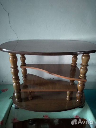 Журнальный столик на колесах бу