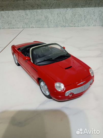 Модель Ford Thunderbird 1:24