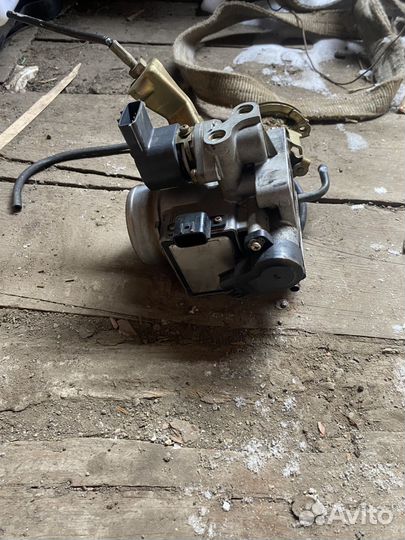 Дросельная заслонка cg10de