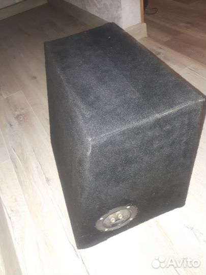 Сабвуфер JBL 1000