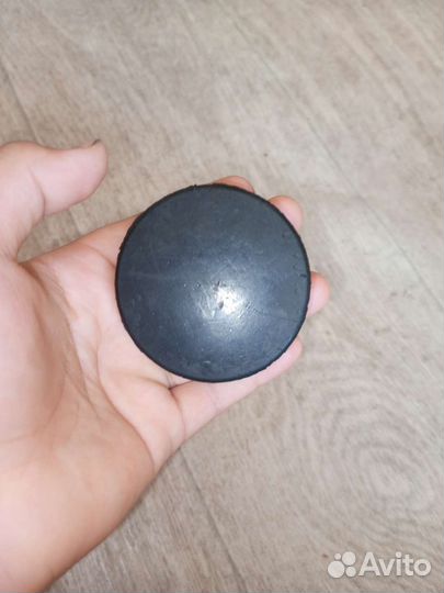 Продаю хоккейную шайбу