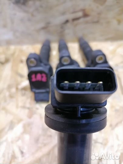 Катушка зажигания Toyota Noah Voxy 60 65 1AZ-FSE