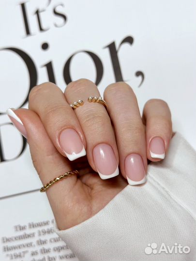 Восхитительный маникюр и педикюр