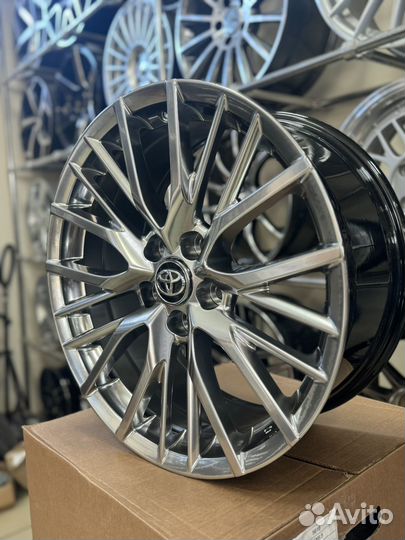 Диски 18/5/114.3 Камрики на Toyota Lexus