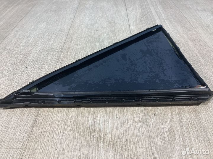 Форточка задняя левая Toyota Camry 40