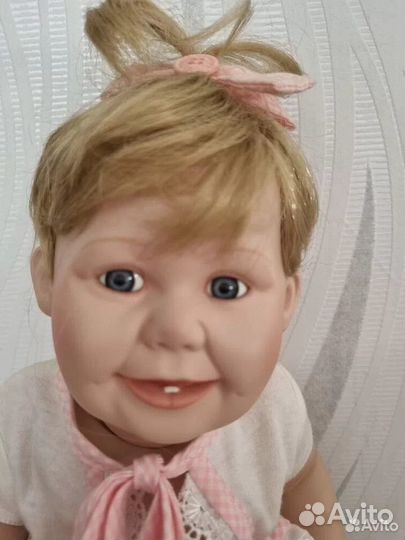 Кукла фарфоровая коллекционная