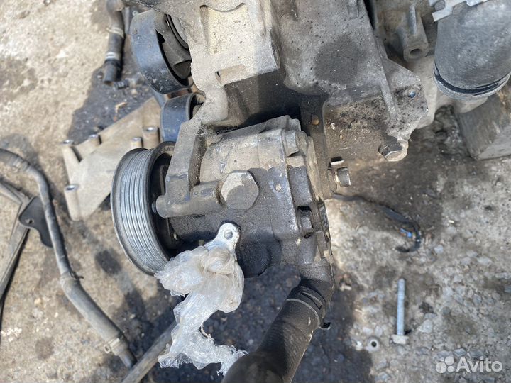 Насос гура Volkswagen Amarok