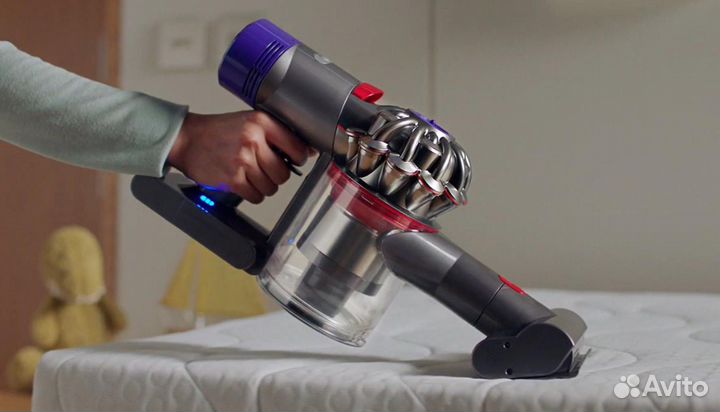 Пылесос Dyson v8