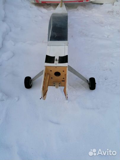 Радиоуправляемый самолет