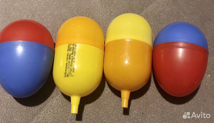 Яйцо от киндер-сюрприза и чупа-чупс