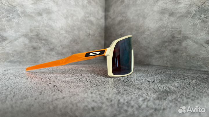 Эксклюзив Oakley Sutro Sand Orange Prizm Snow