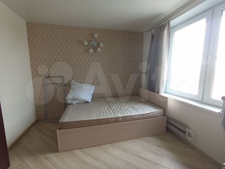 Комната 12 м² в 3-к., 12/12 эт.