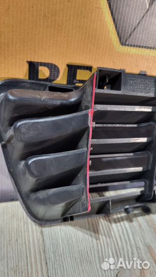 Решетка радиатора renault megane 1 Прав