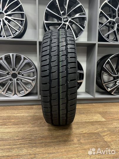 Kumho Winter PorTran CW51 215/70 R15C