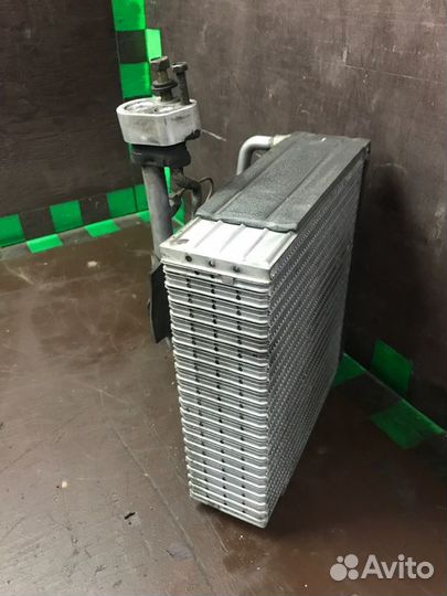 Испаритель кондиционера Mitsubishi Montero Sport