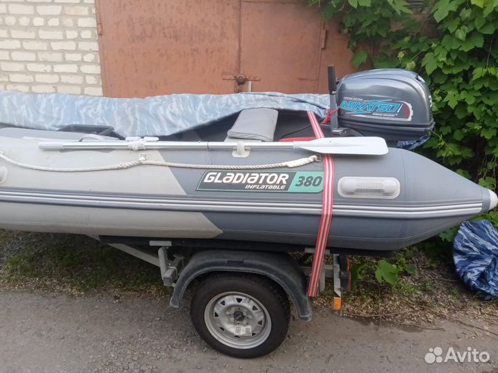 Лодка с мотором