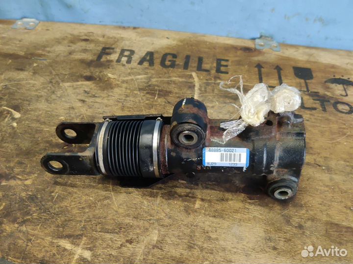 Амортизатор kdss задний Toyota LC200 2016г